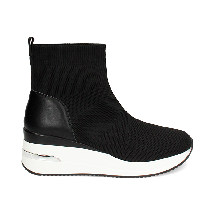 Slip on mujer negra en tela