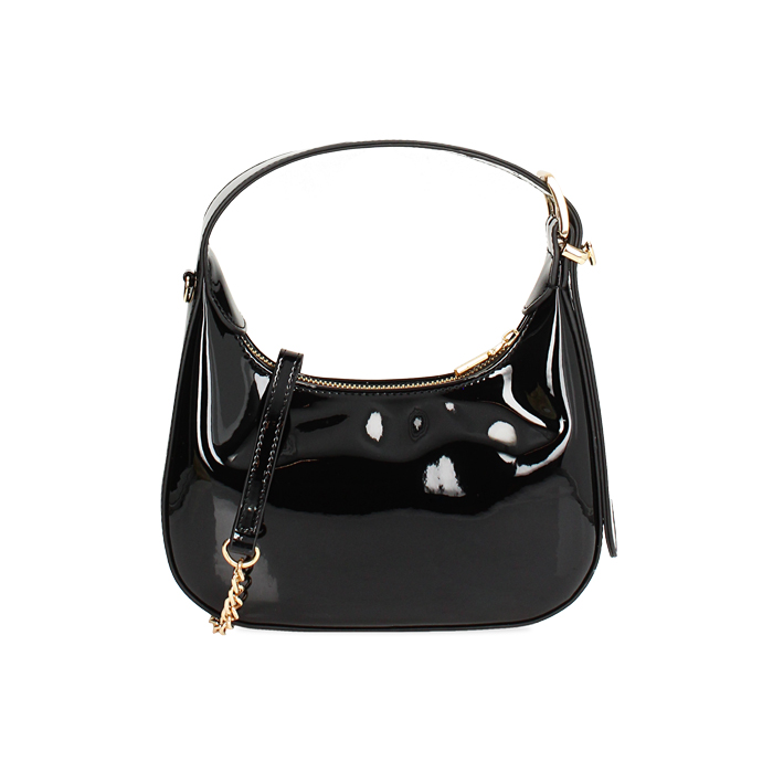 Mini bolso negro en charol